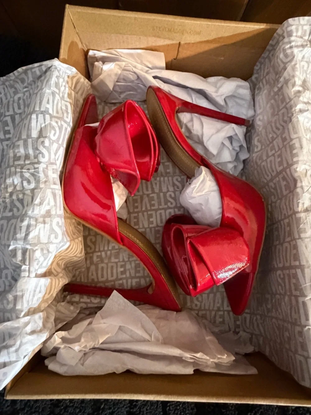 Steve Madden AFFINITY heels Red patent, size 6 originally $130 NEW